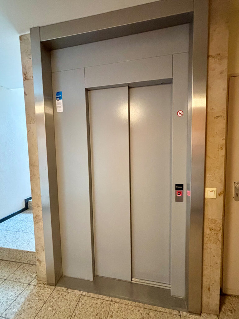 Fahrstuhl2